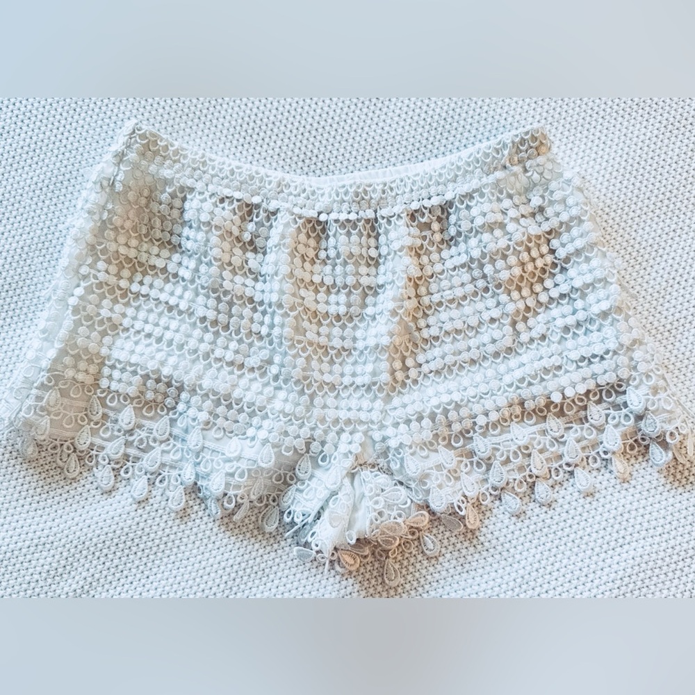 LULU’S Sassy White Lace Shorts 10” - Picture 7 of 14